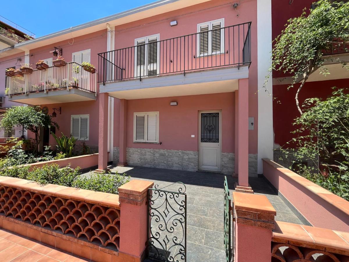 La Ginestra Hotel Giardini Naxos Eksteriør billede