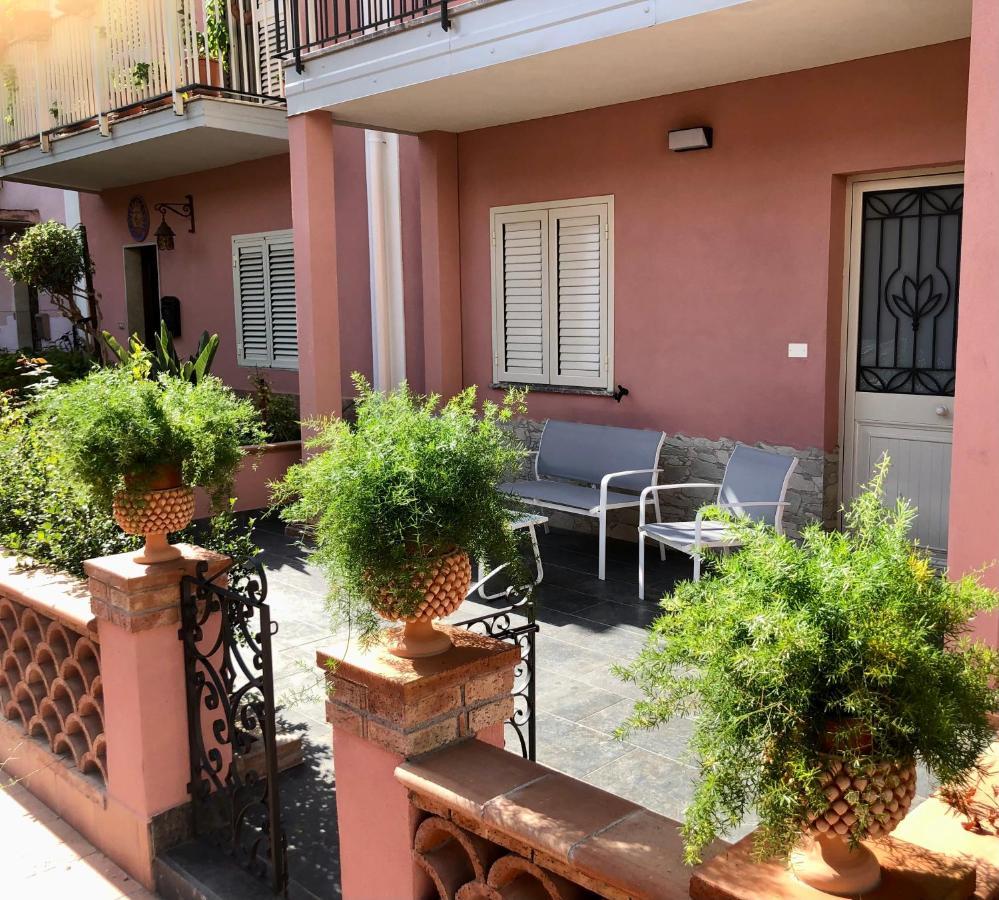 La Ginestra Hotel Giardini Naxos Eksteriør billede